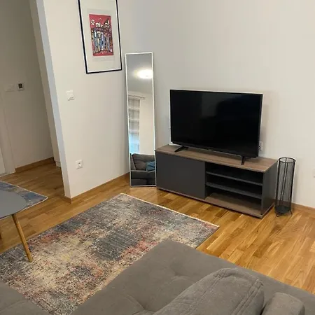 Diana Parking Free Apartment