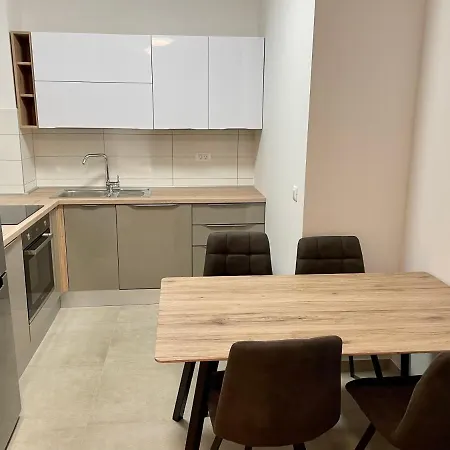 Diana Parking Free 자다르